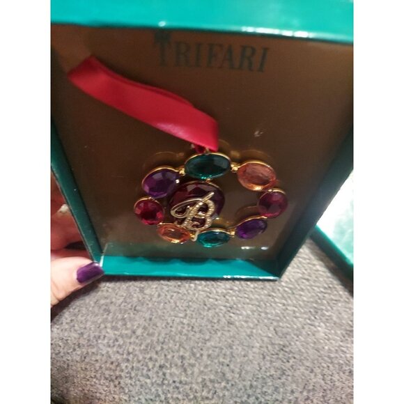 Trifari Vintage "B" Monogram Jeweled Holiday Ornament Rhinestones W/Box - Picture 5 of 6